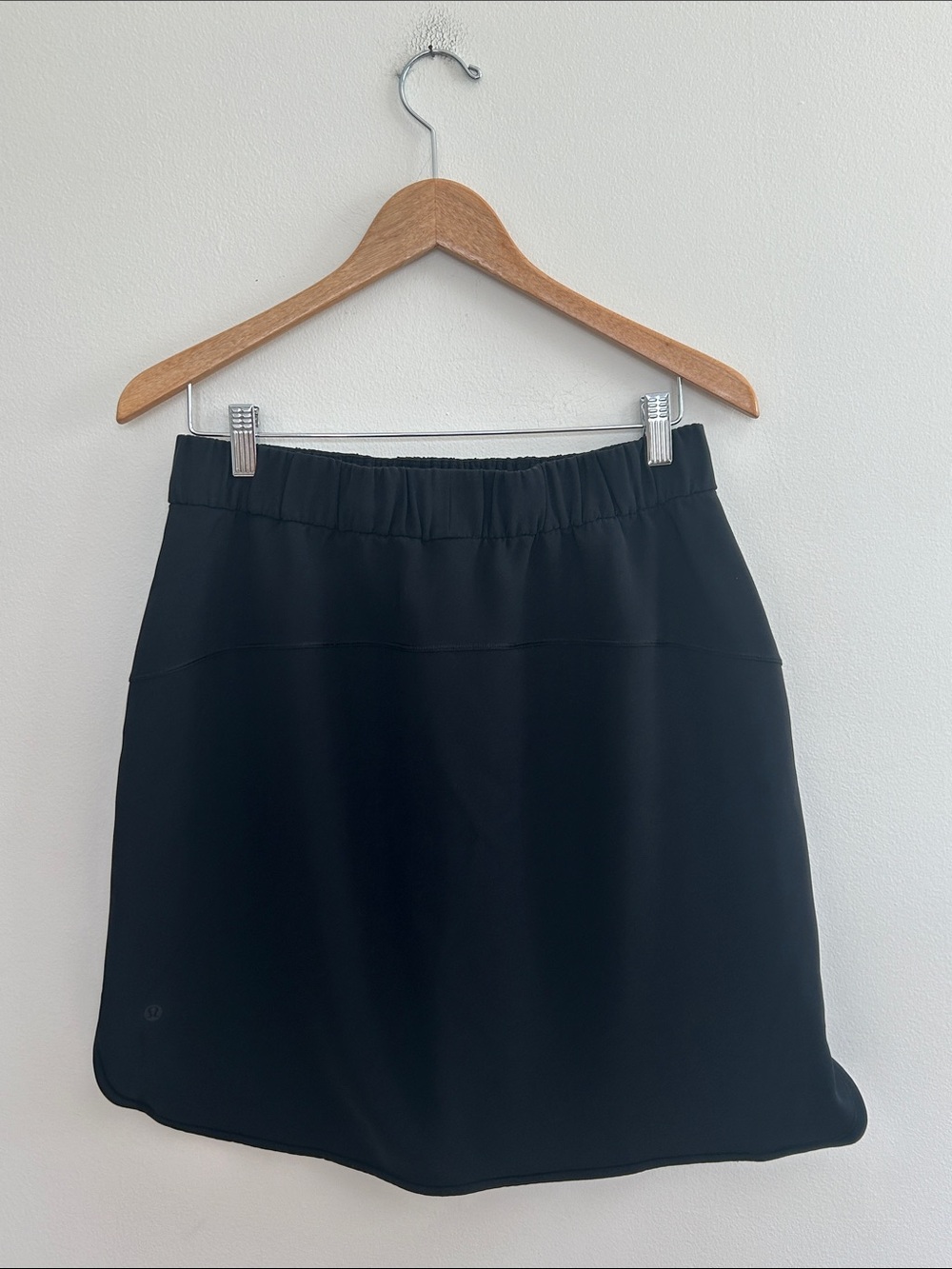 Lululemon Black On The Fly Skirt Size 10 EUC - Picture 3 of 5